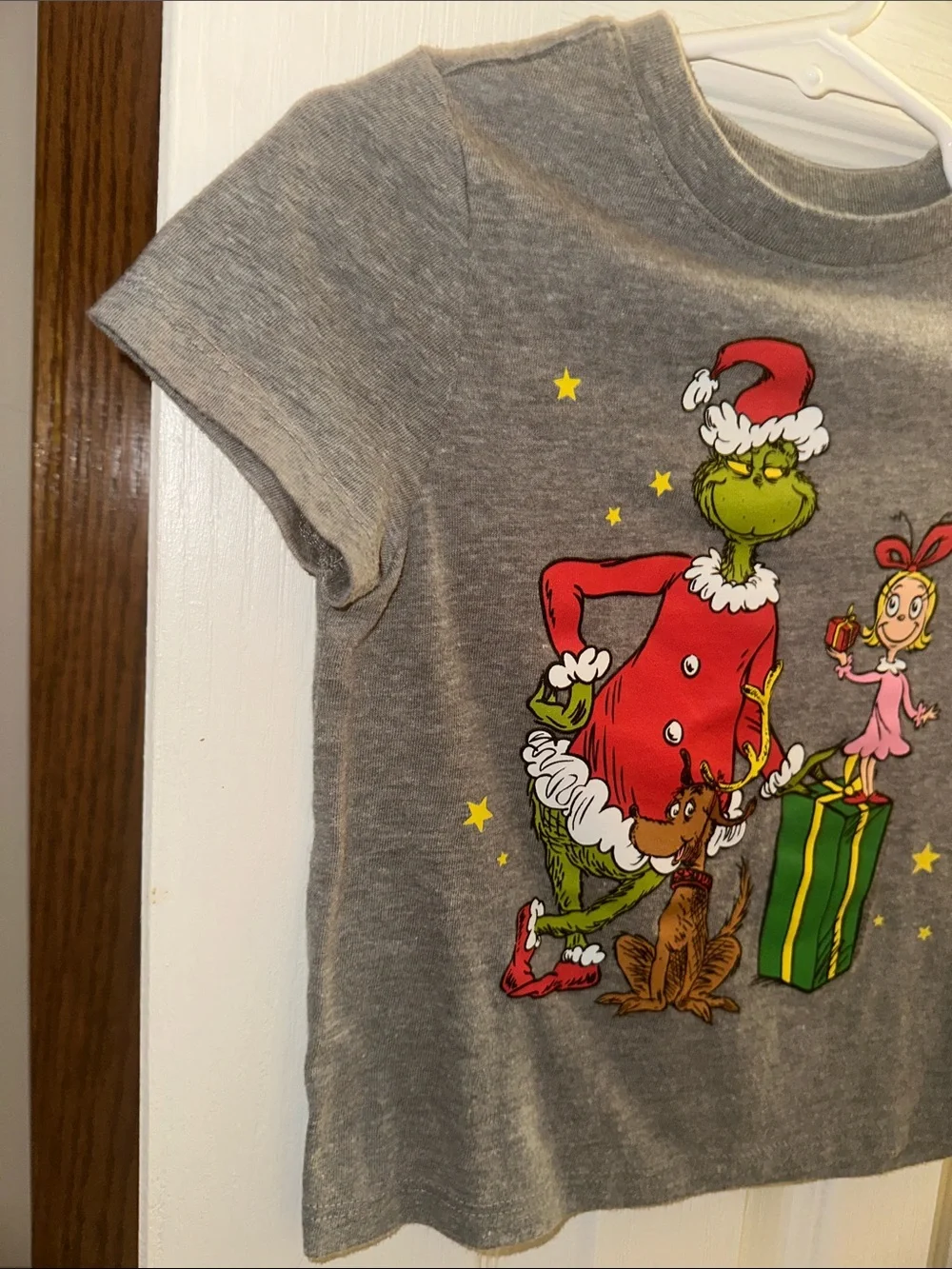 Old Navy Gray Grinch Holiday Graphic Tee